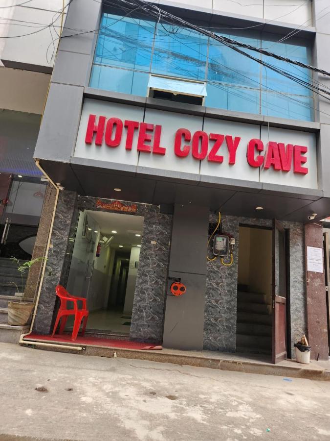 Hotel Cozy Cave Nueva Delhi Exterior foto
