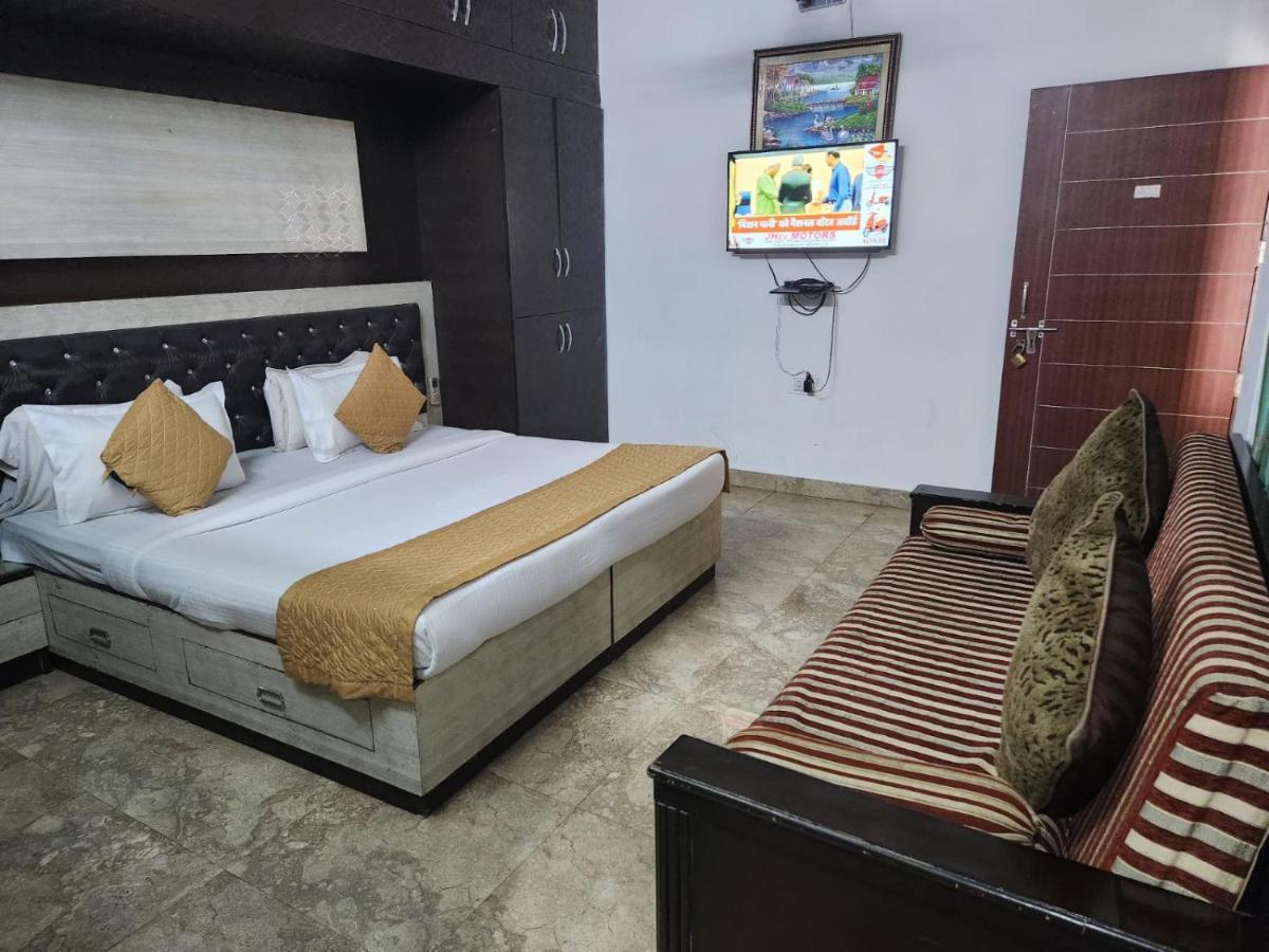 Hotel Cozy Cave Nueva Delhi Exterior foto
